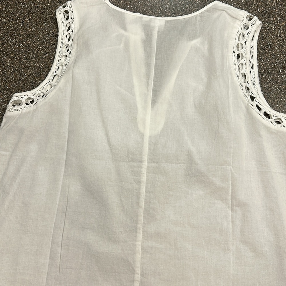 GAP Sleeveless Blouse - Picture 6 of 6
